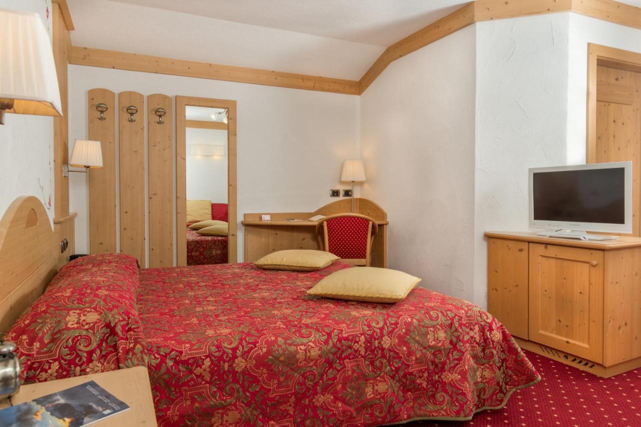 Hotel Garni Lastei Pozza di Fassa Exterior photo